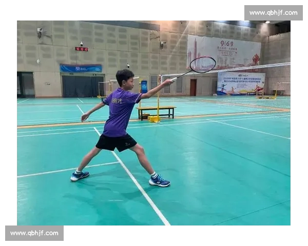 羽毛球赛场精彩纷呈选手争锋决胜局激情碰撞掀起竞技风暴 羽毛球赛场精彩纷呈选手争锋决胜局激情碰撞掀起竞技风暴