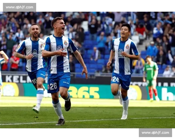 西甲官方版：全面解析西班牙足球联赛最新动态与精彩赛事亮点